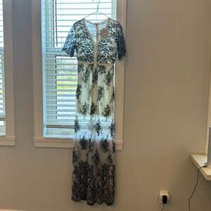 NWT Lace Maxi Dress w/Sheer Skirt in White/Black - Size M